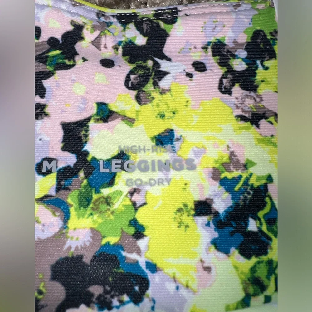 NWT!! Old Navy High-Waisted PowerSoft Side-Pocket Crop Leggings - Sz M - Picture 7 of 10